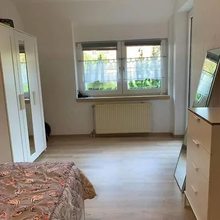 Zentrale Mit Balkon 公寓